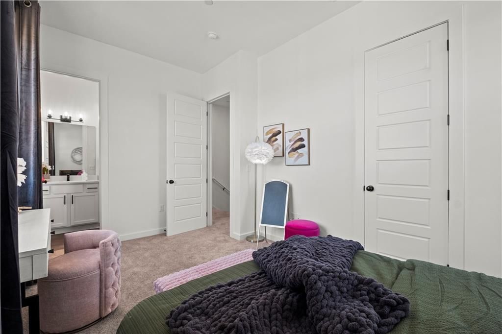 445 SW Longview Boulevard — photo 30