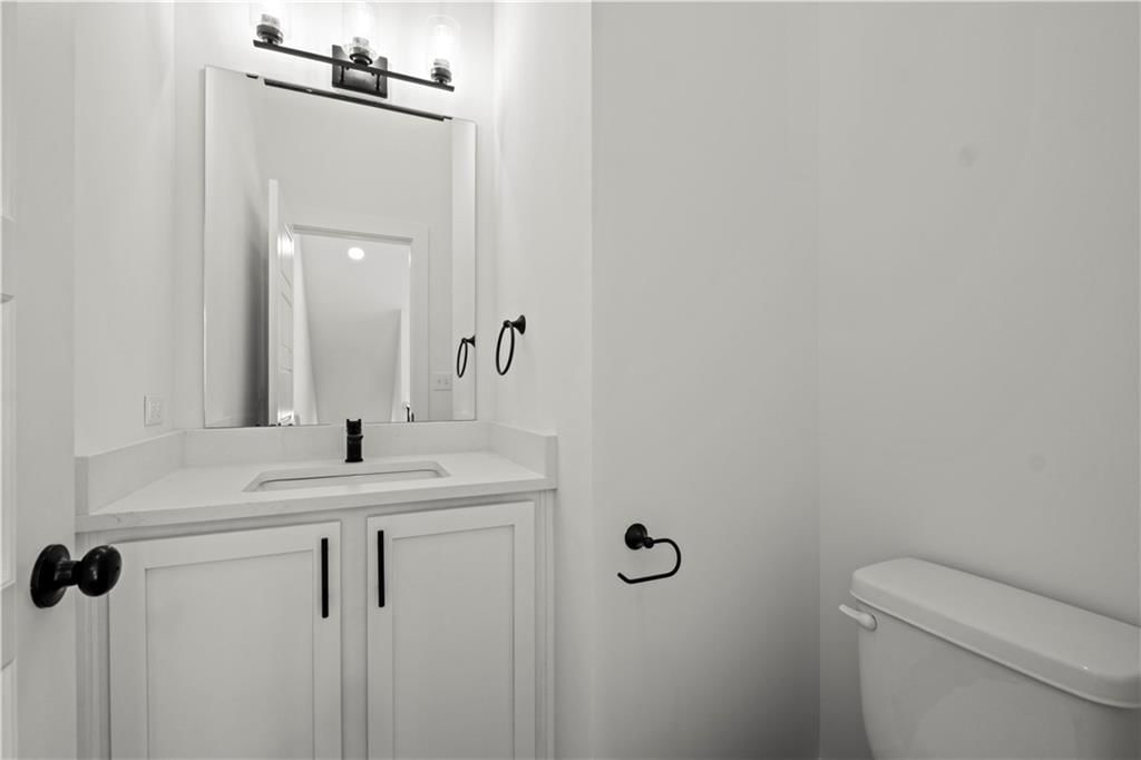 443 SW Longview Boulevard — photo 13