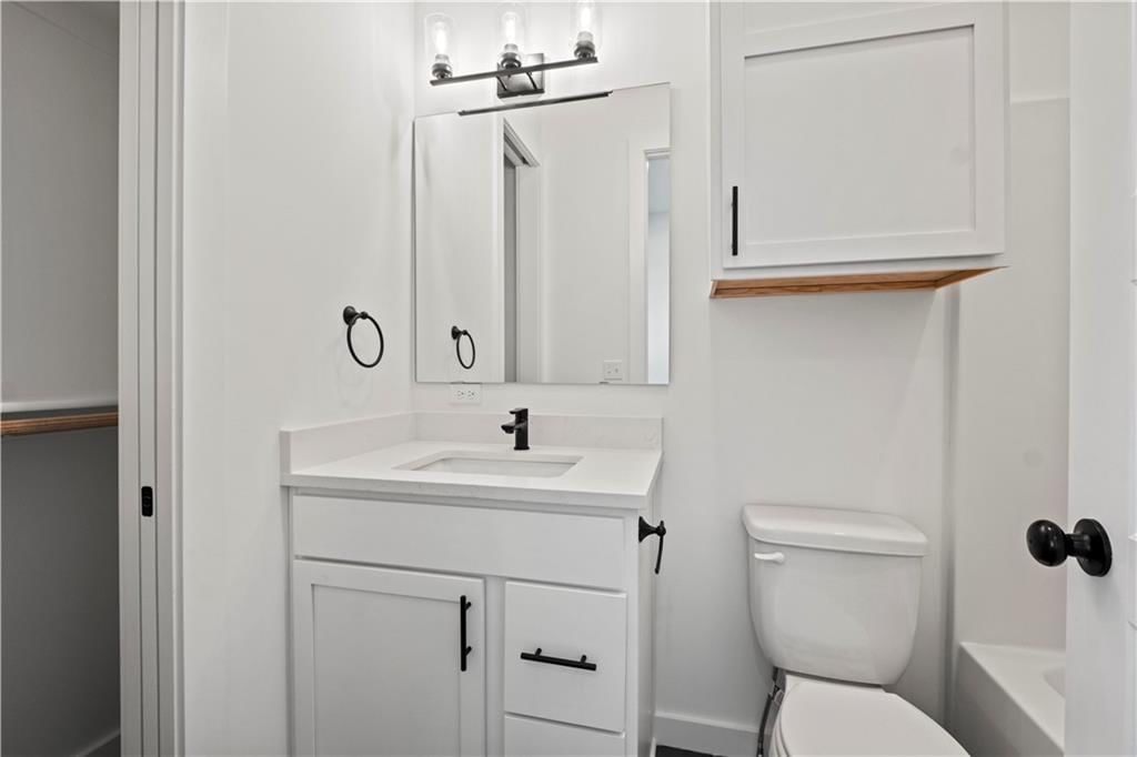 443 SW Longview Boulevard — photo 21