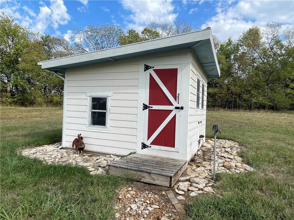 30591 Pleasant Valley Road — photo 12