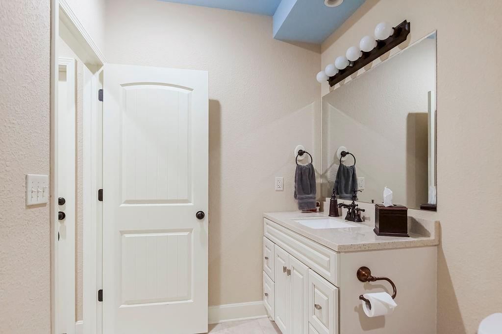 30591 Pleasant Valley Road — photo 35
