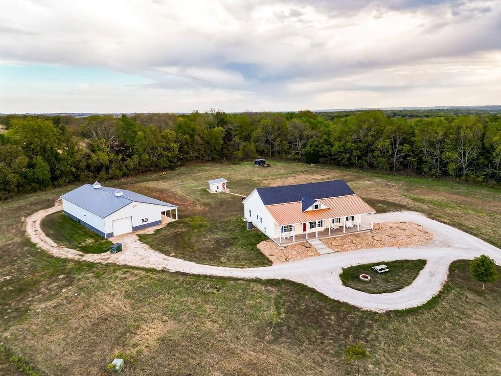 30591 Pleasant Valley Road — photo 38