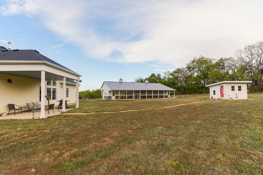 30591 Pleasant Valley Road — photo 41