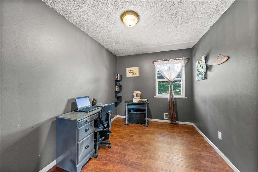 108 N Evanston Avenue — photo 17