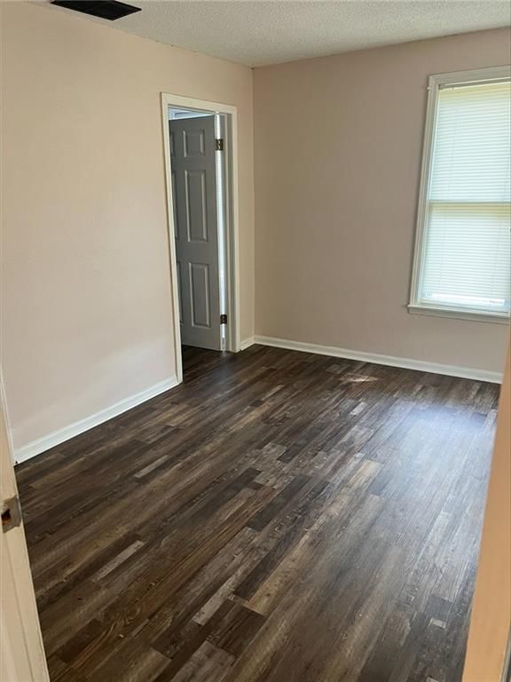 908 W 6th Street — photo 5