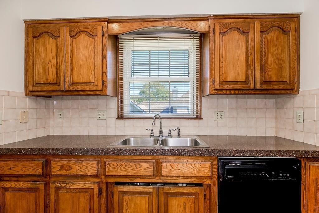 9705 N Locust Drive — photo 12