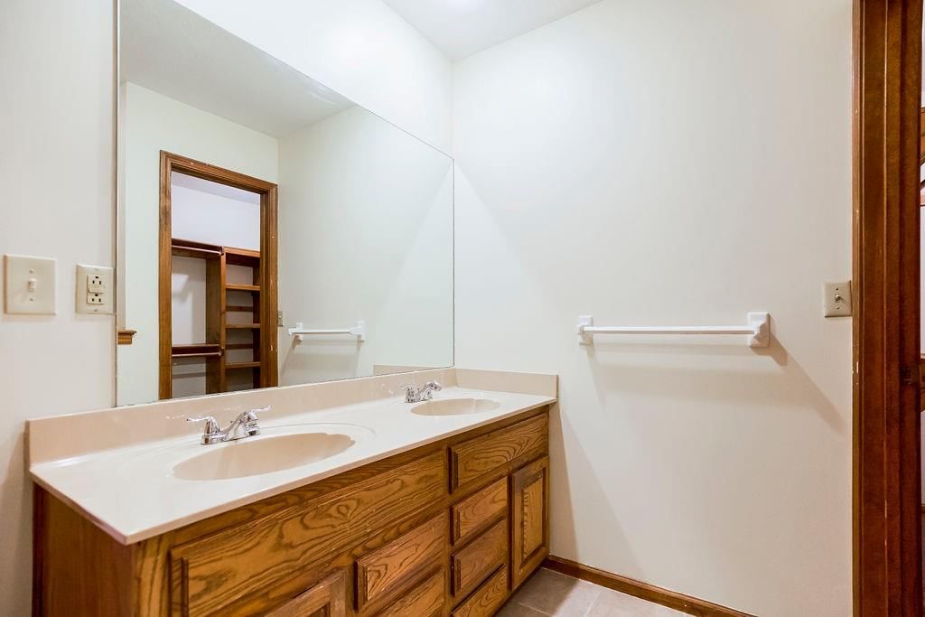 9705 N Locust Drive — photo 18