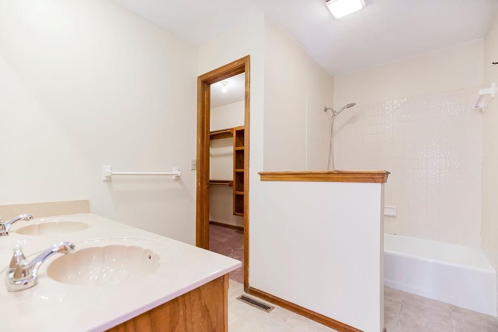 9705 N Locust Drive — photo 19