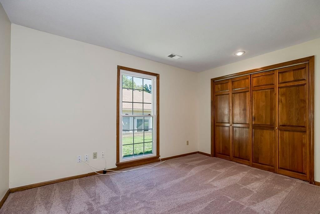9705 N Locust Drive — photo 20