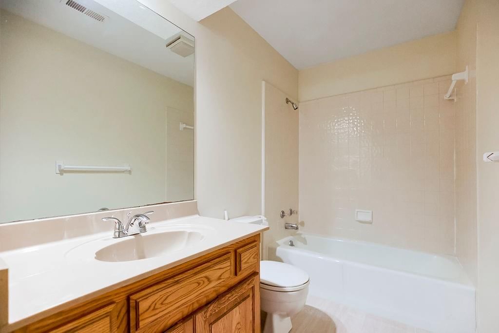 9705 N Locust Drive — photo 24