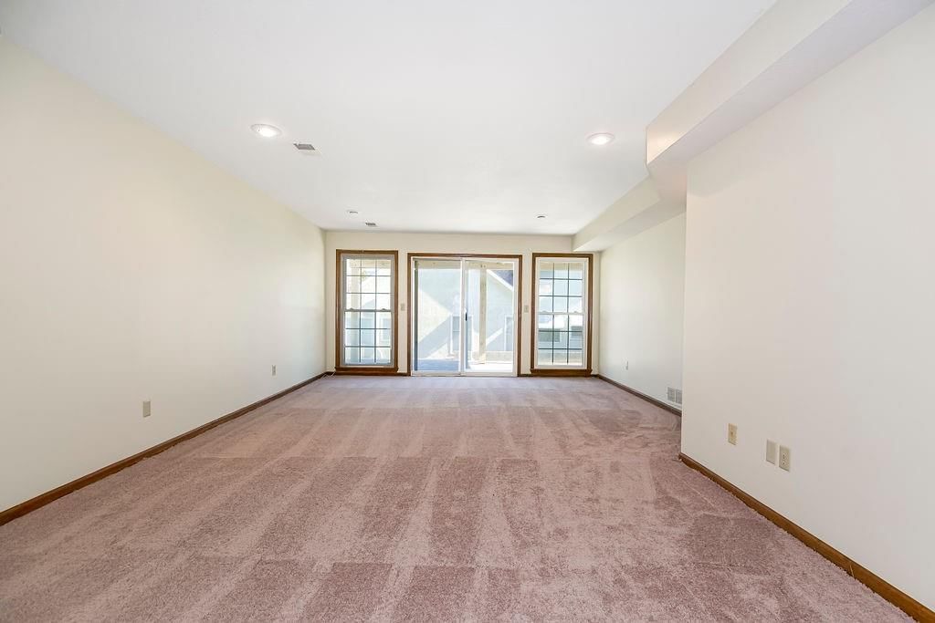 9705 N Locust Drive — photo 25