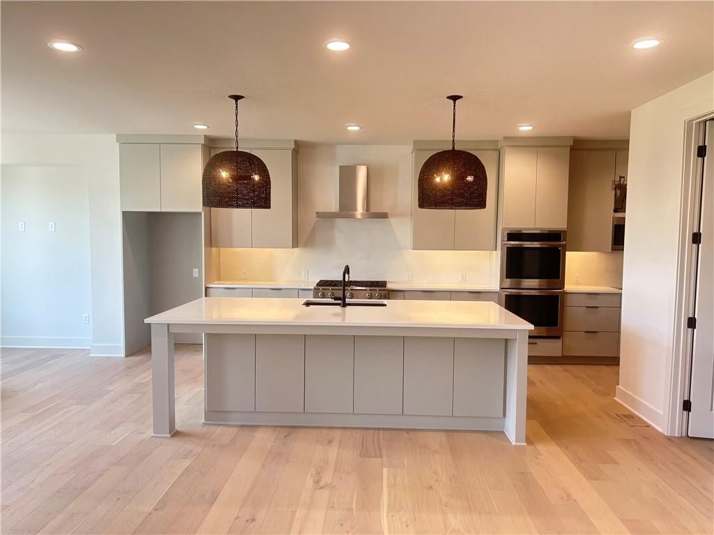 1213 Lakecrest Circle — photo 3