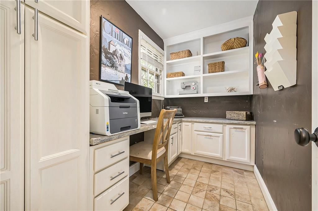 10407 Askew Avenue — photo 15