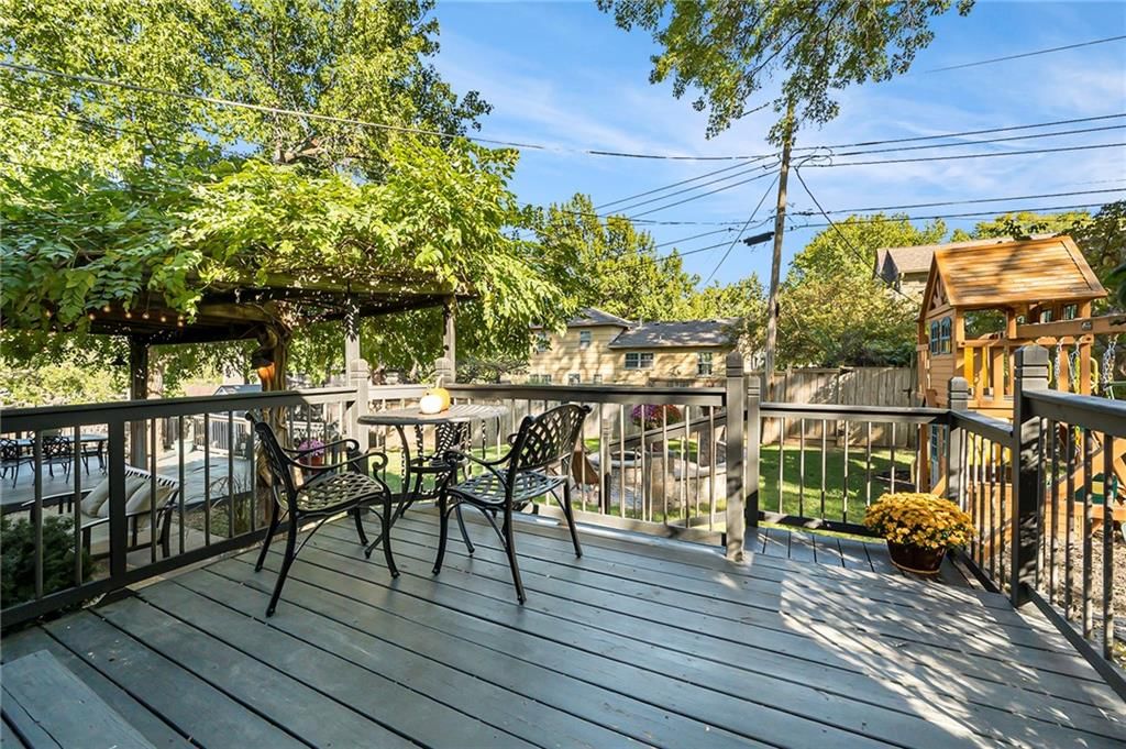 10407 Askew Avenue — photo 31