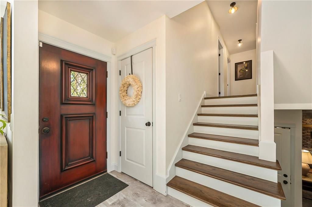 10407 Askew Avenue — photo 6