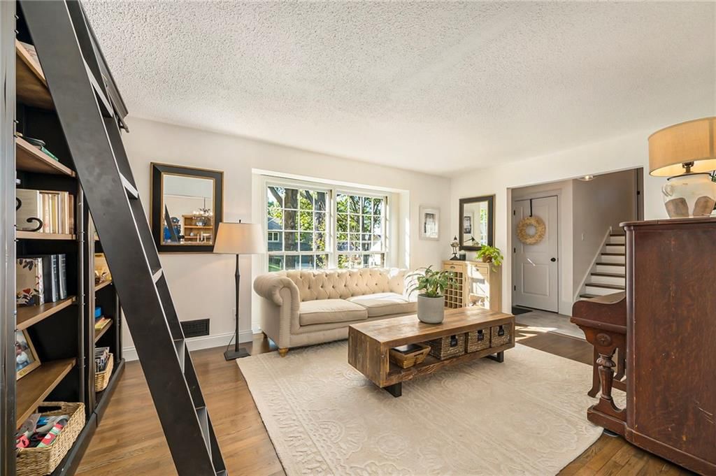 10407 Askew Avenue — photo 8