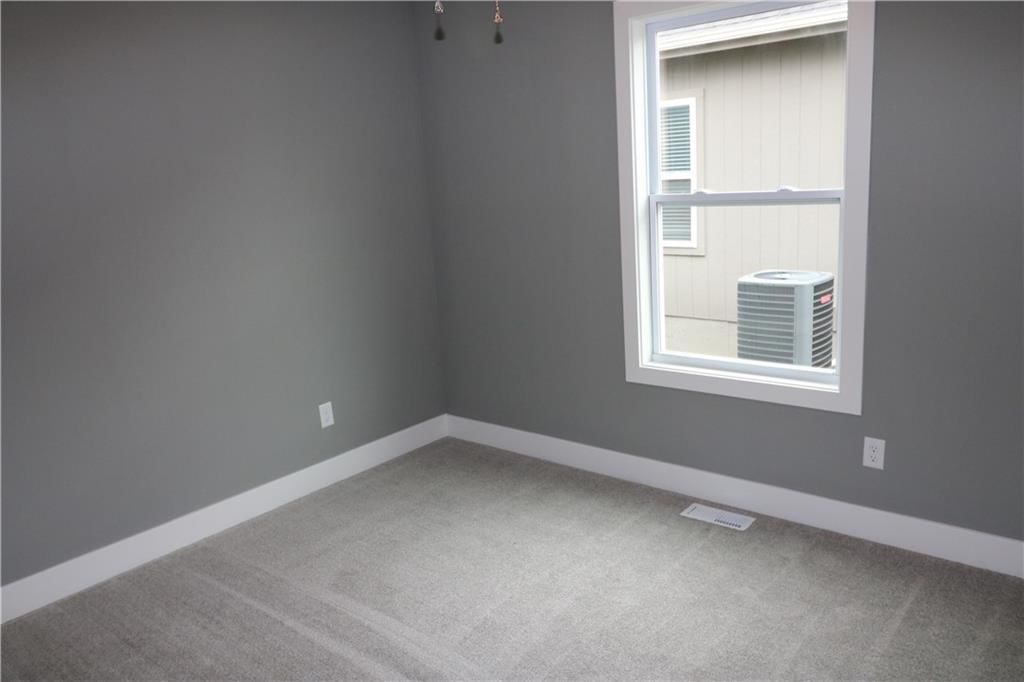 5201 University Avenue — photo 10