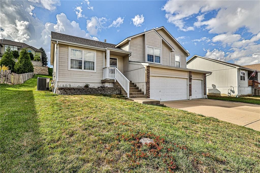 718 Brome Drive — photo 2