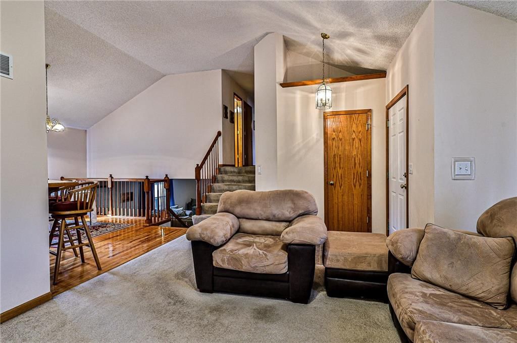 718 Brome Drive — photo 6