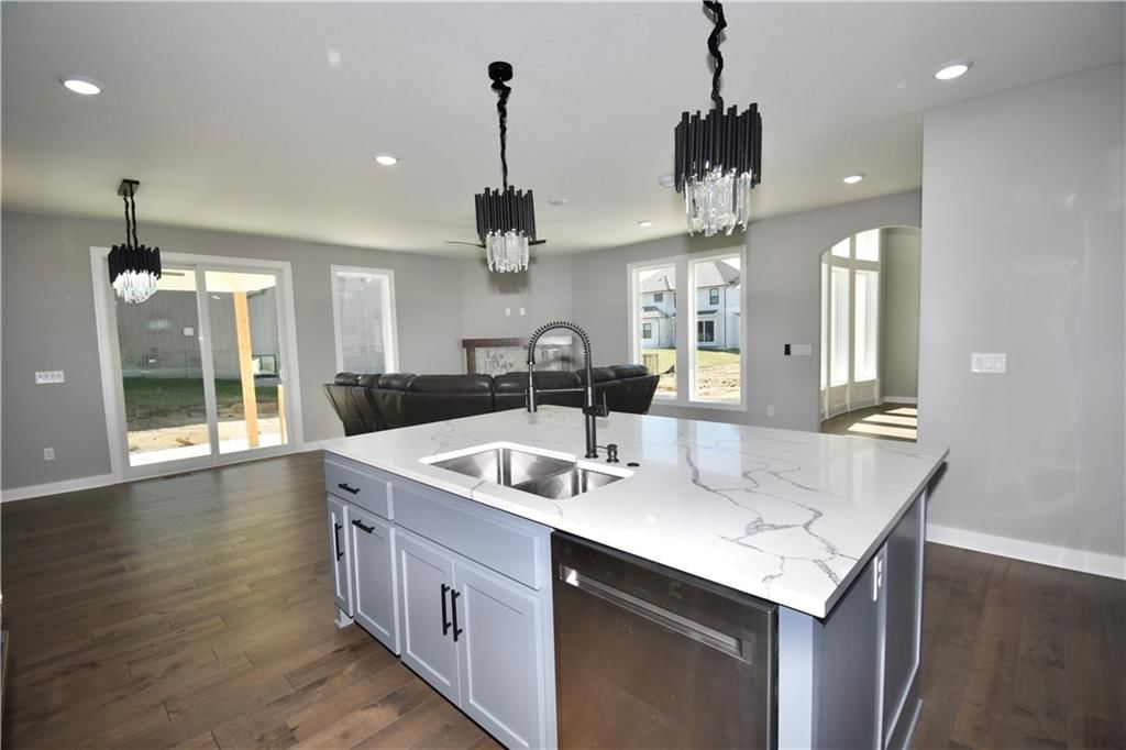 7624 N Tullis Avenue — photo 11