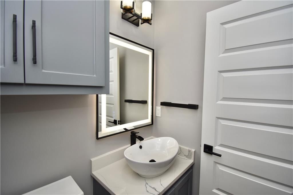 7624 N Tullis Avenue — photo 16