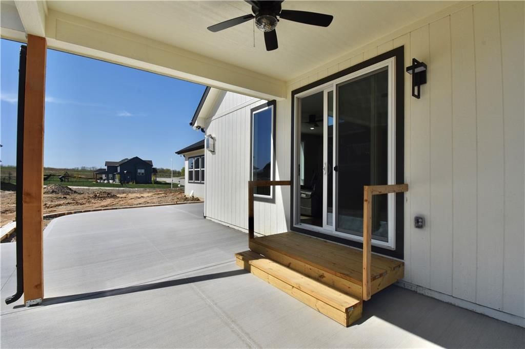 7624 N Tullis Avenue — photo 38