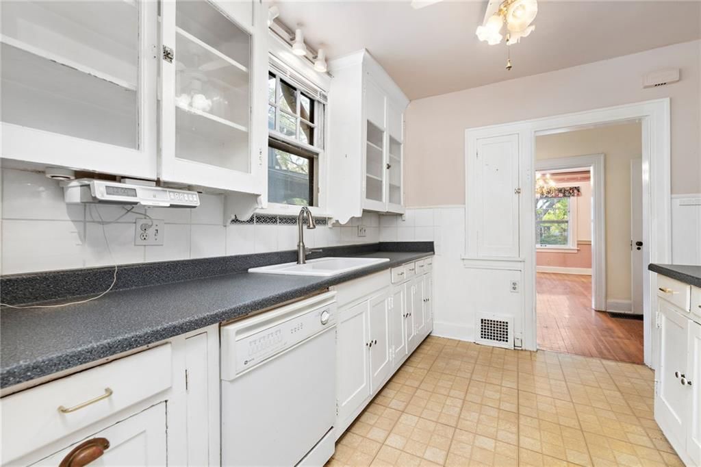 6106 Oak Street — photo 16