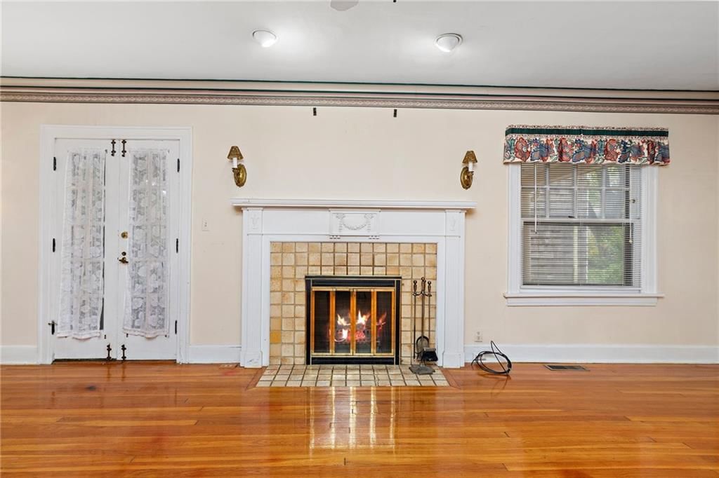 6106 Oak Street — photo 5