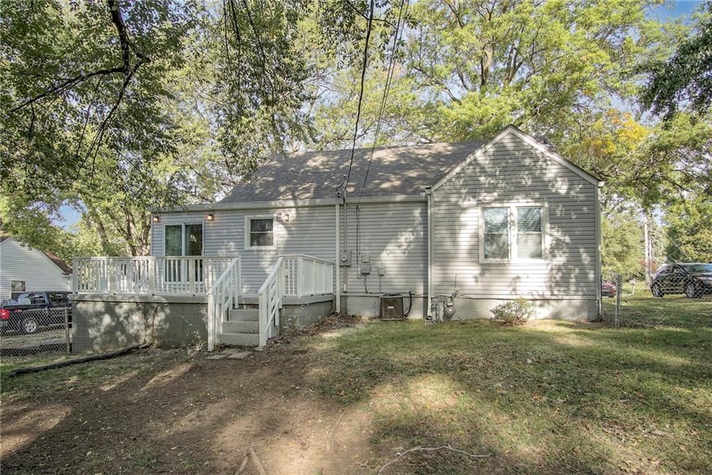 2413 NE Vivion Road — photo 21