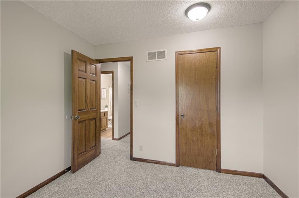 15705 W 126th Terrace — photo 24