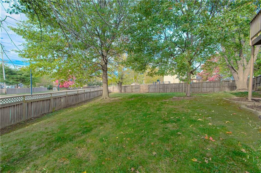 15705 W 126th Terrace — photo 31