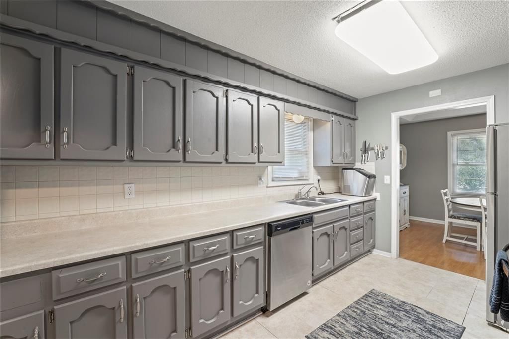 13316 Manchester Avenue — photo 11