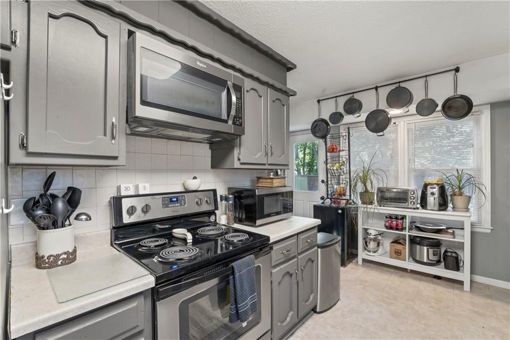 13316 Manchester Avenue — photo 10