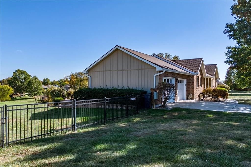 1711 Paddock Drive — photo 65