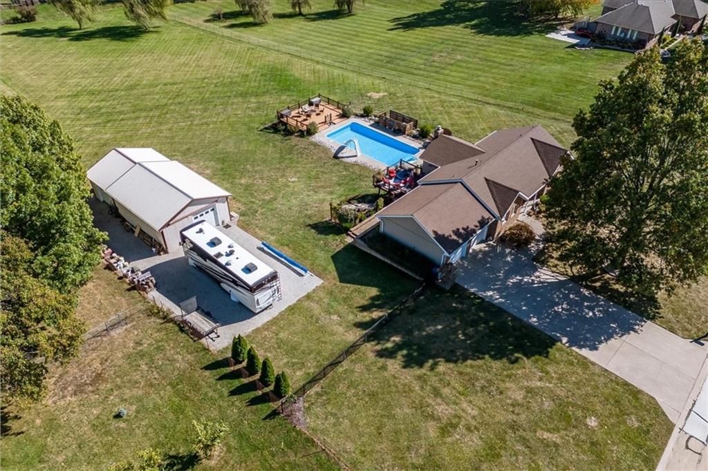 1711 Paddock Drive — photo 8