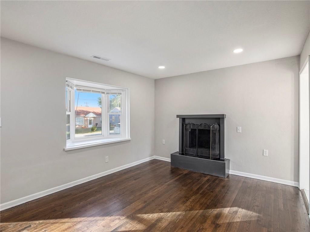 339 E Nettleton Avenue — photo 4