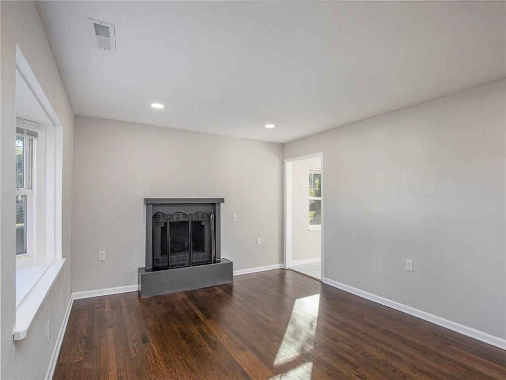 339 E Nettleton Avenue — photo 5