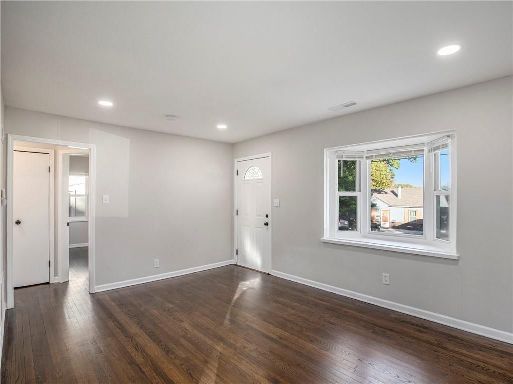 339 E Nettleton Avenue — photo 7