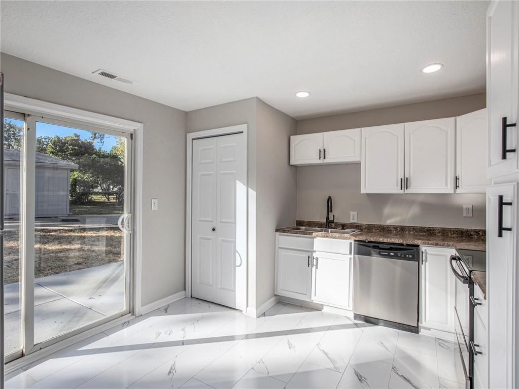 339 E Nettleton Avenue — photo 9