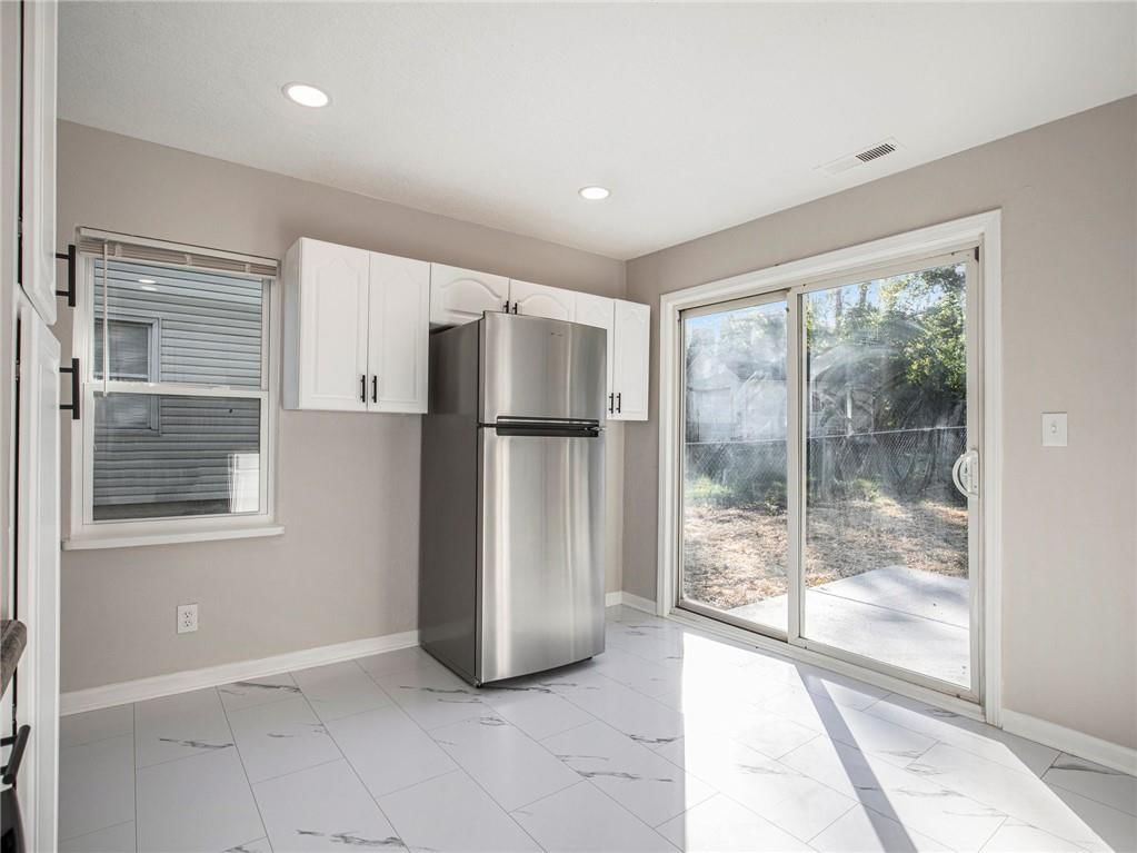 339 E Nettleton Avenue — photo 10