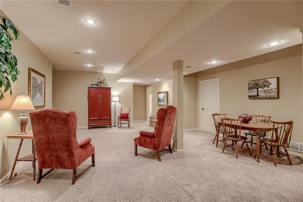 743 N Alder Street — photo 23