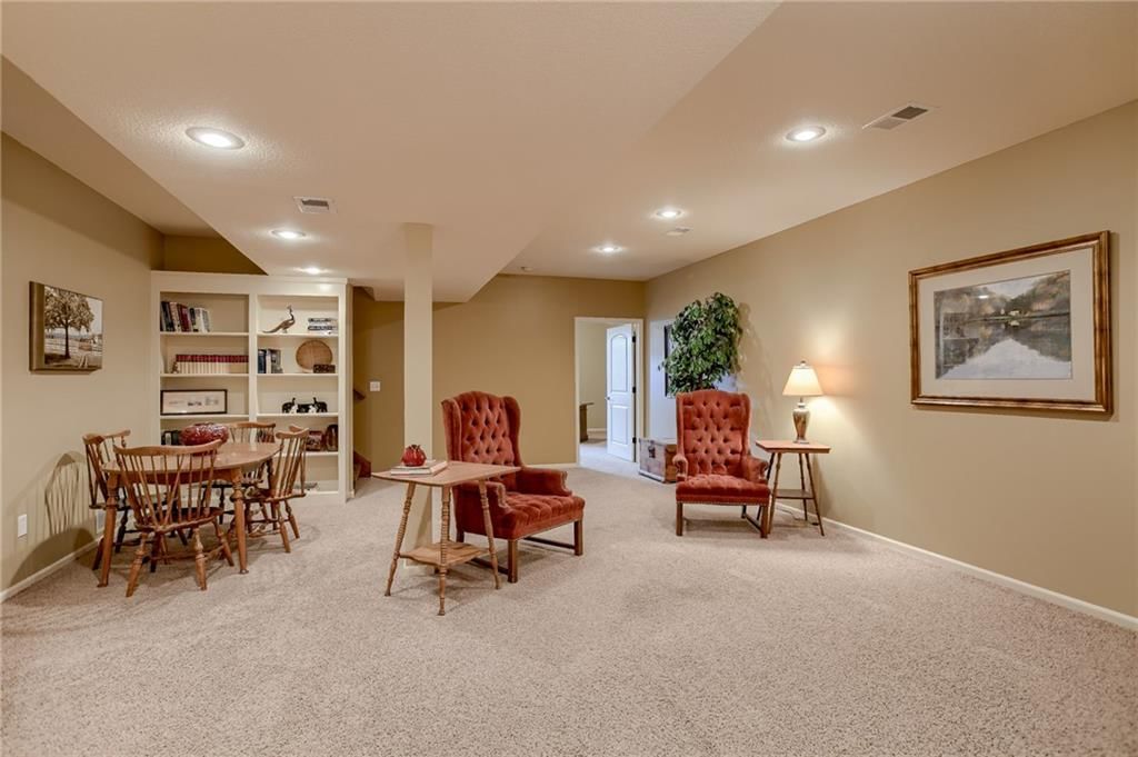743 N Alder Street — photo 24