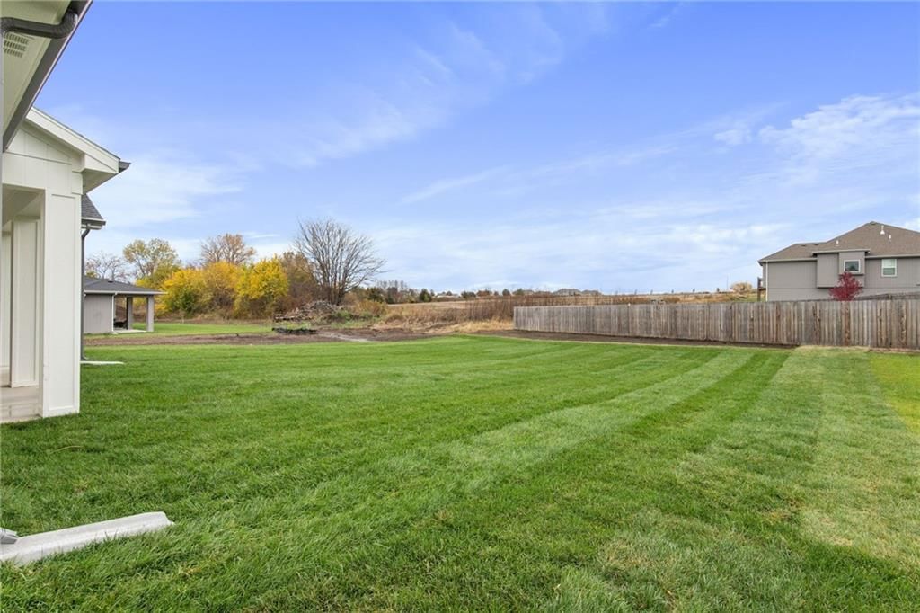 1515 162nd Circle — photo 31