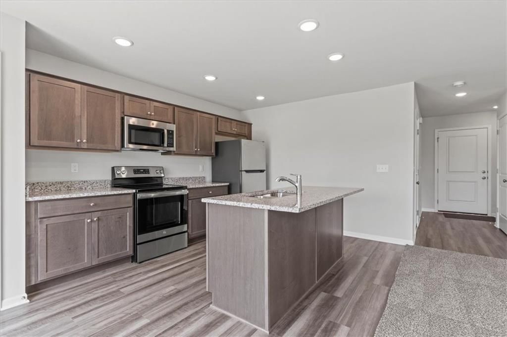 716 Connor Street — photo 9