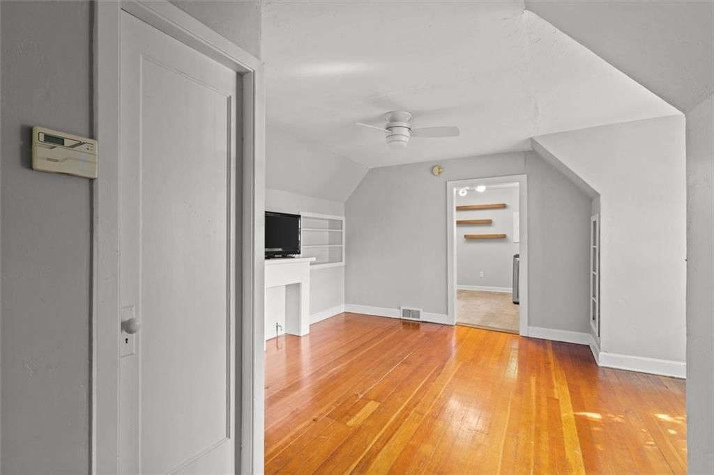 6010 Rockhill N/A — photo 22