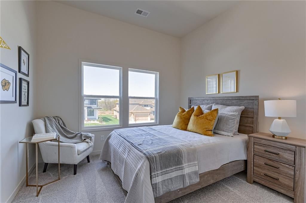 2508 W 180th Street — photo 34