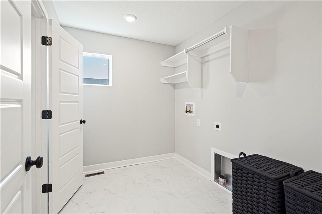 306 Woodview Drive — photo 21