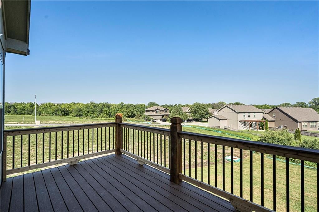 306 Woodview Drive — photo 25