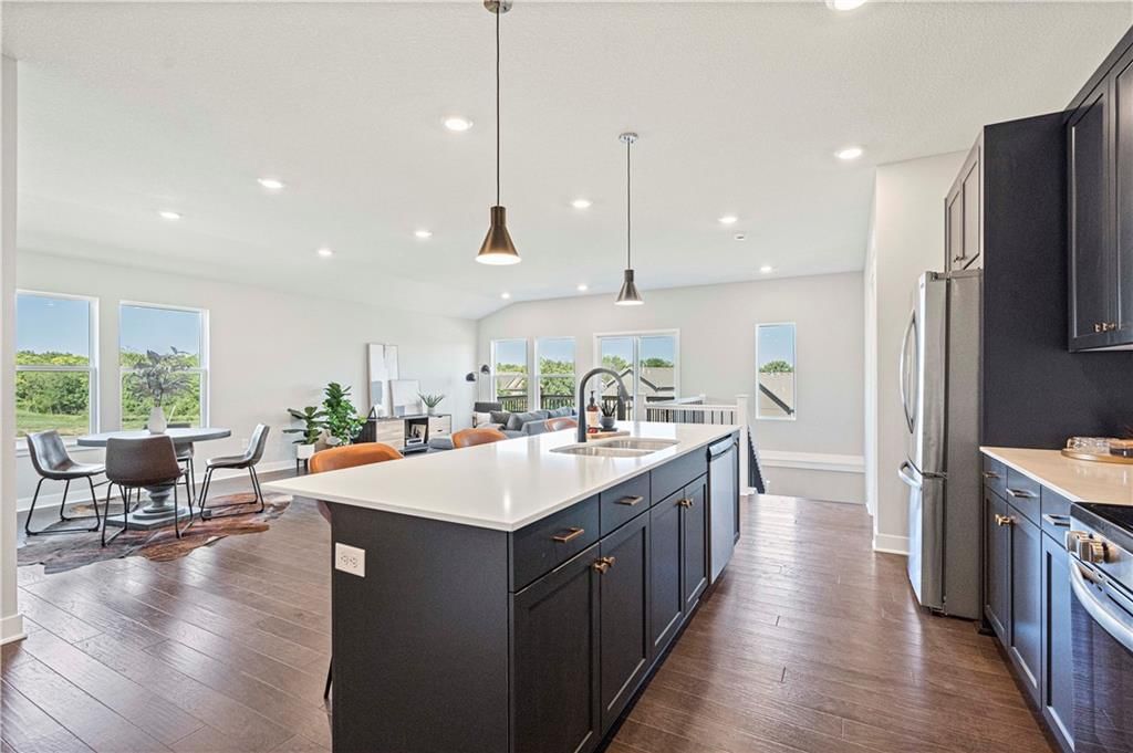 306 Woodview Drive — photo 5