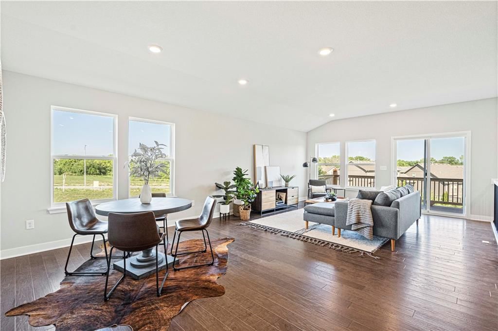 306 Woodview Drive — photo 8